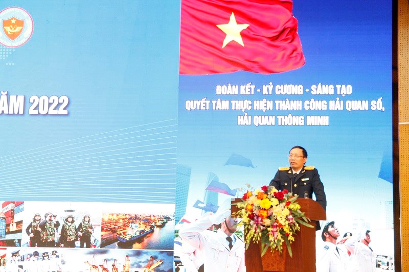 Tổng cục trưởng Nguyễn Văn Cẩn cho biết: Năm 2021, tổng thu ngân sách nhà nước của ngành Hải quan ước đạt 370.000 tỷ đồng, bằng 117,46% dự toán (315.000 tỷ đồng), bằng 110,45% chỉ tiêu phấn đấu (335.000 tỷ đồng).